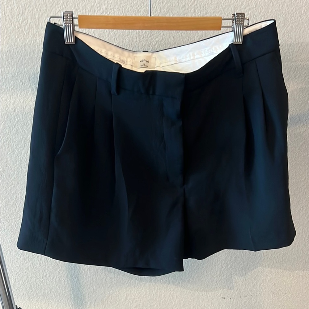 Aritzia Wilfred tailored shorts size 14